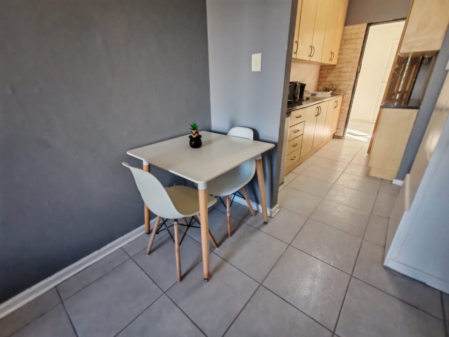 To Let 1 Bedroom Property for Rent in Humewood Eastern Cape